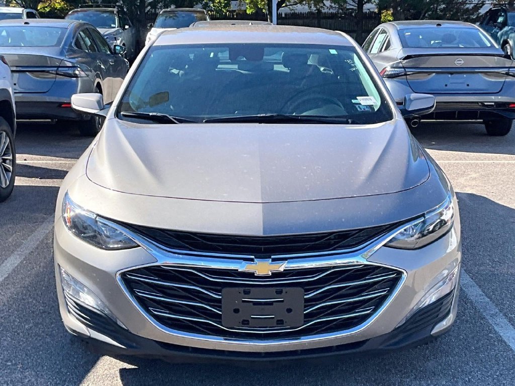 Used 2025 Gray Chevrolet LT image 2