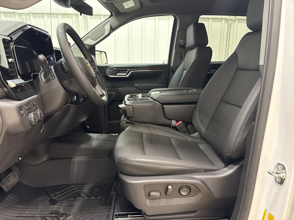 New 2026 Summit White Chevrolet LT image 25