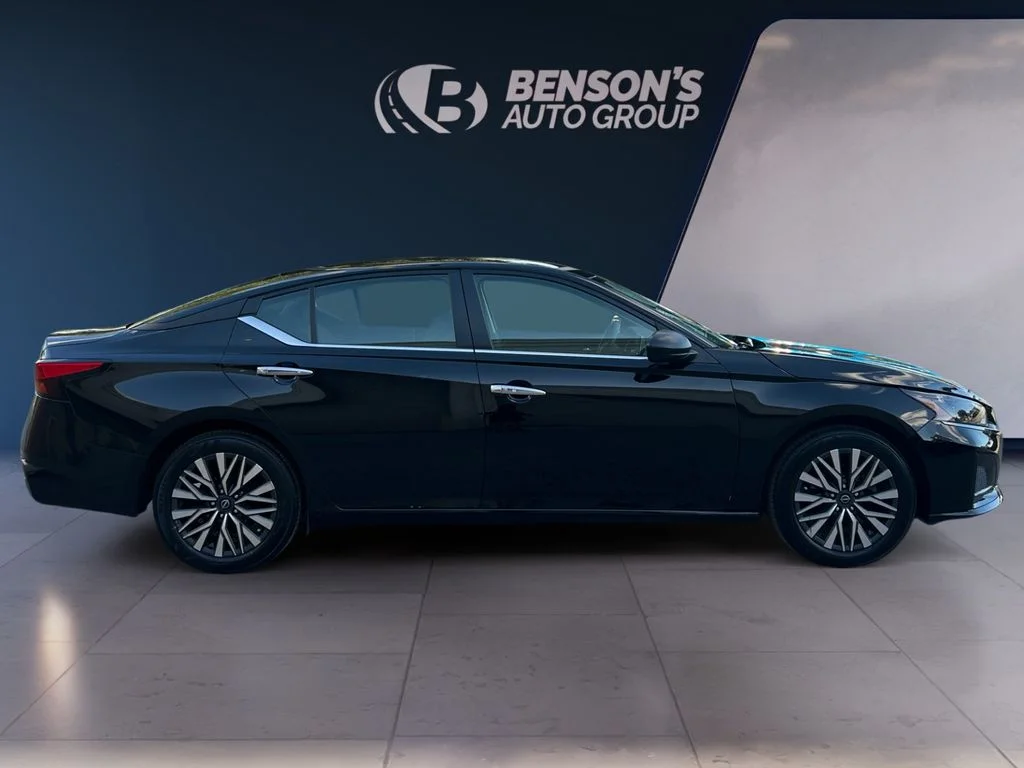 Used 2024 Black Nissan 2.5 SV image 6