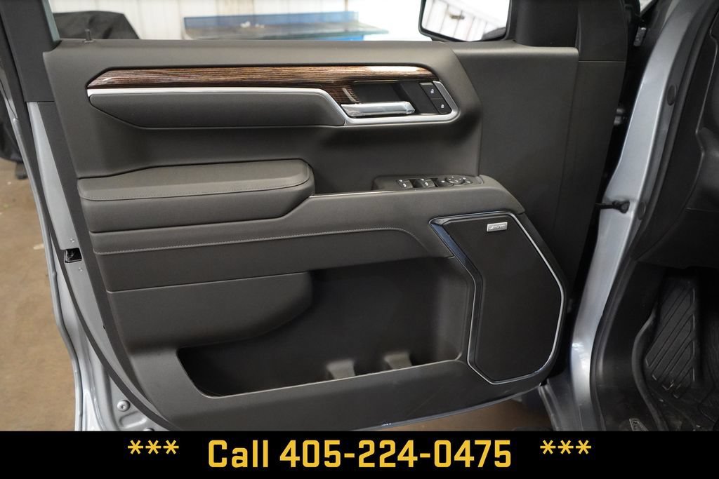 New 2026 Sterling Metallic GMC Elevation image 21