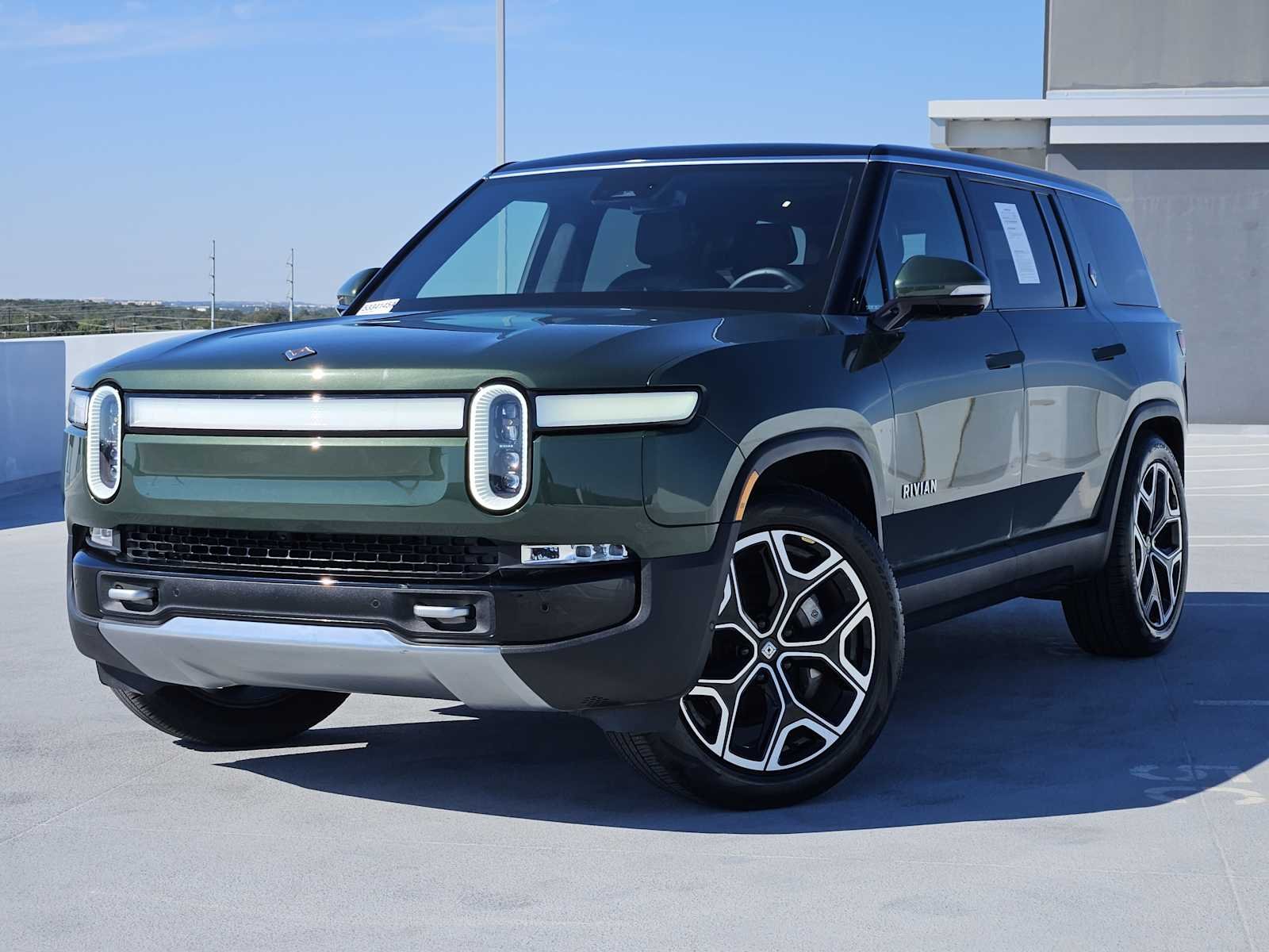 2024 Rivian R1S Adventure