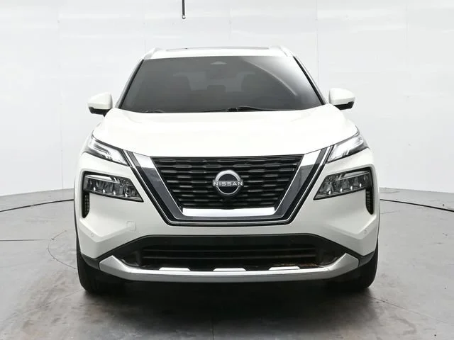 Used 2023 Pearl White Trico Nissan Platinum image 2