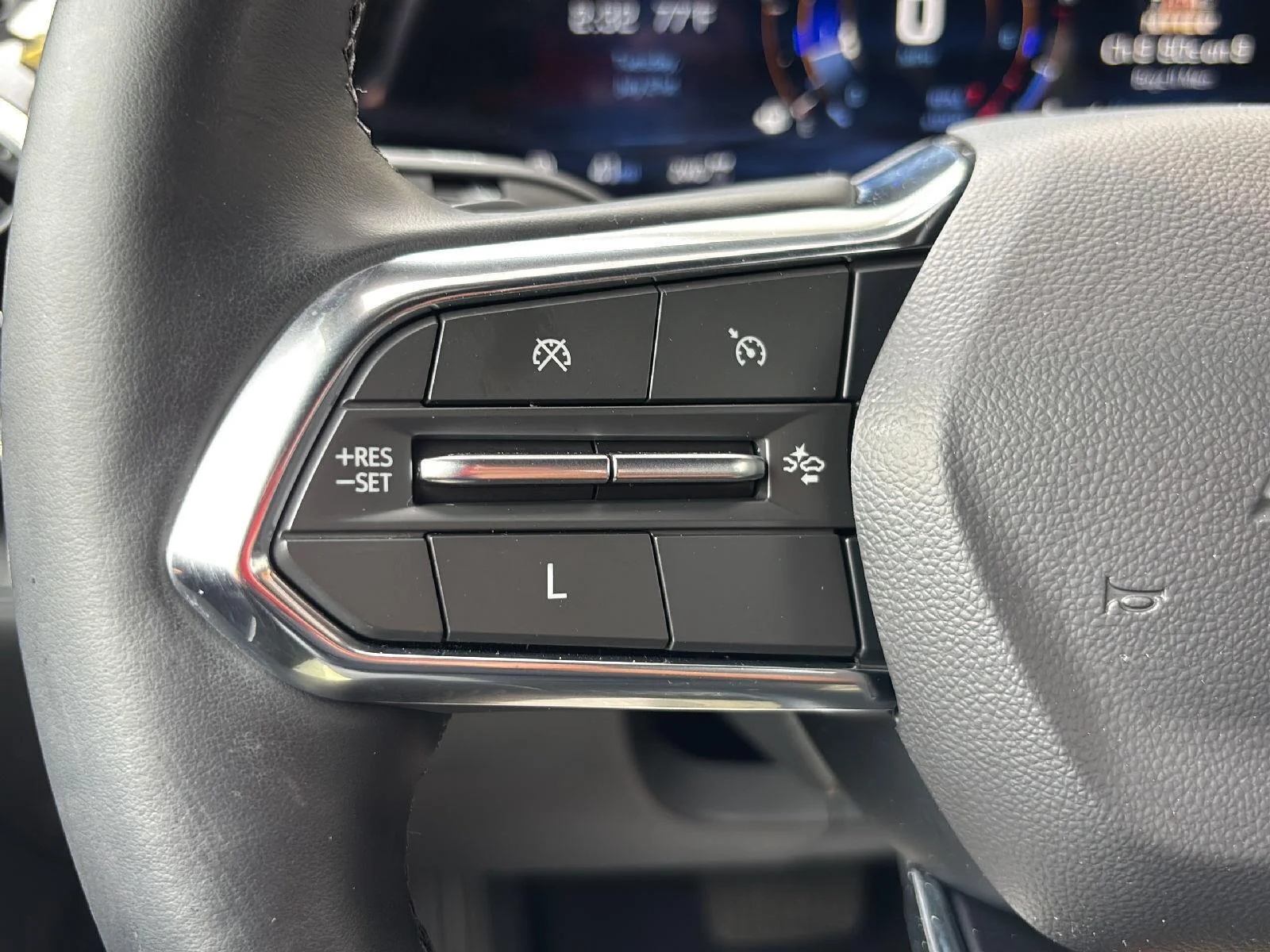 Used 2025 Sterling Gray Metallic Chevrolet LT image 26