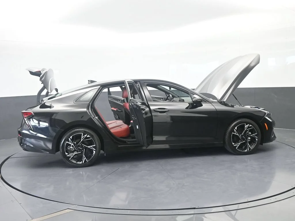 Used 2026 Aurora Black Kia GT-Line image 73
