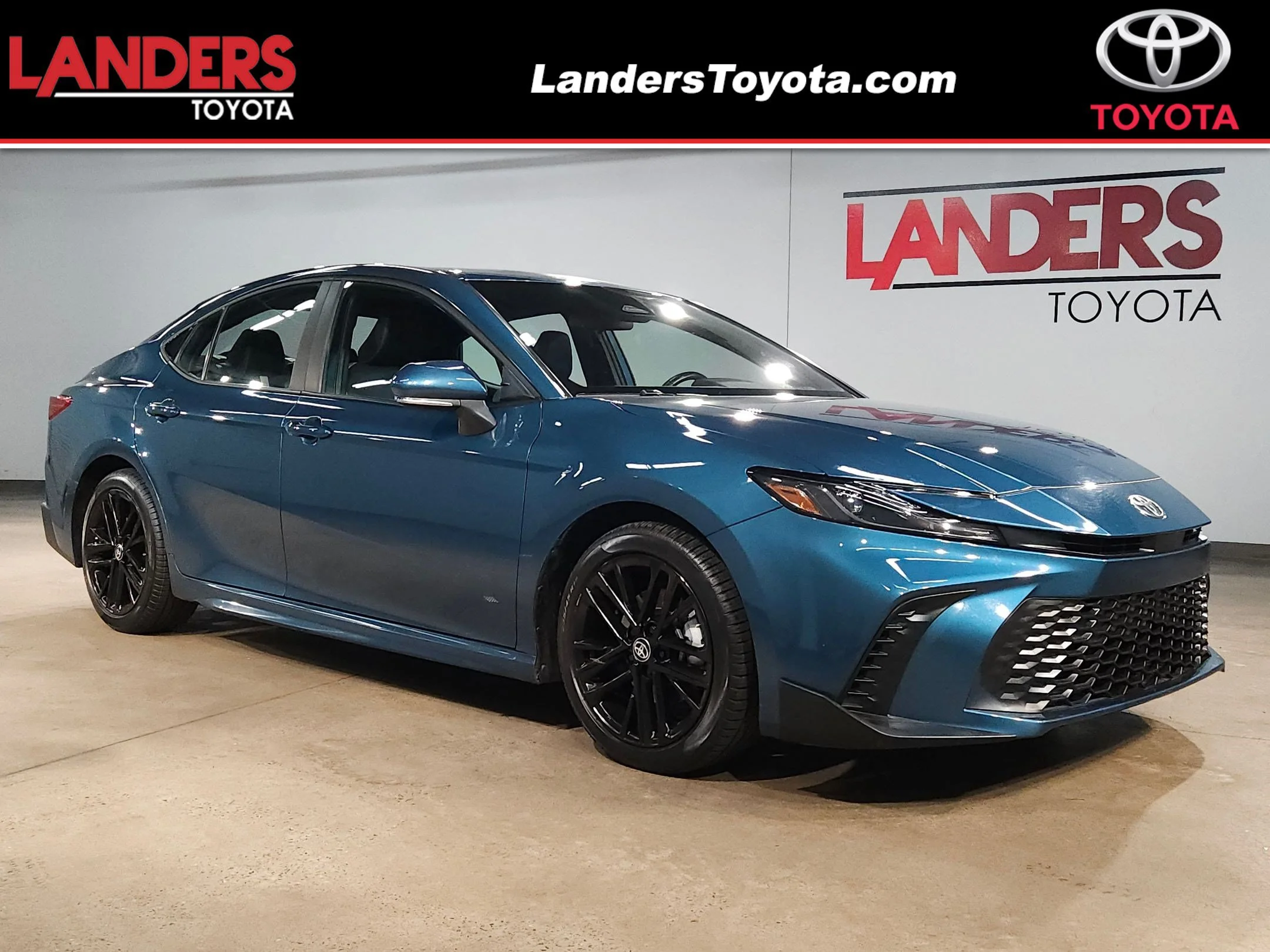 Used 2025 Ocean Gem Toyota SE image 1