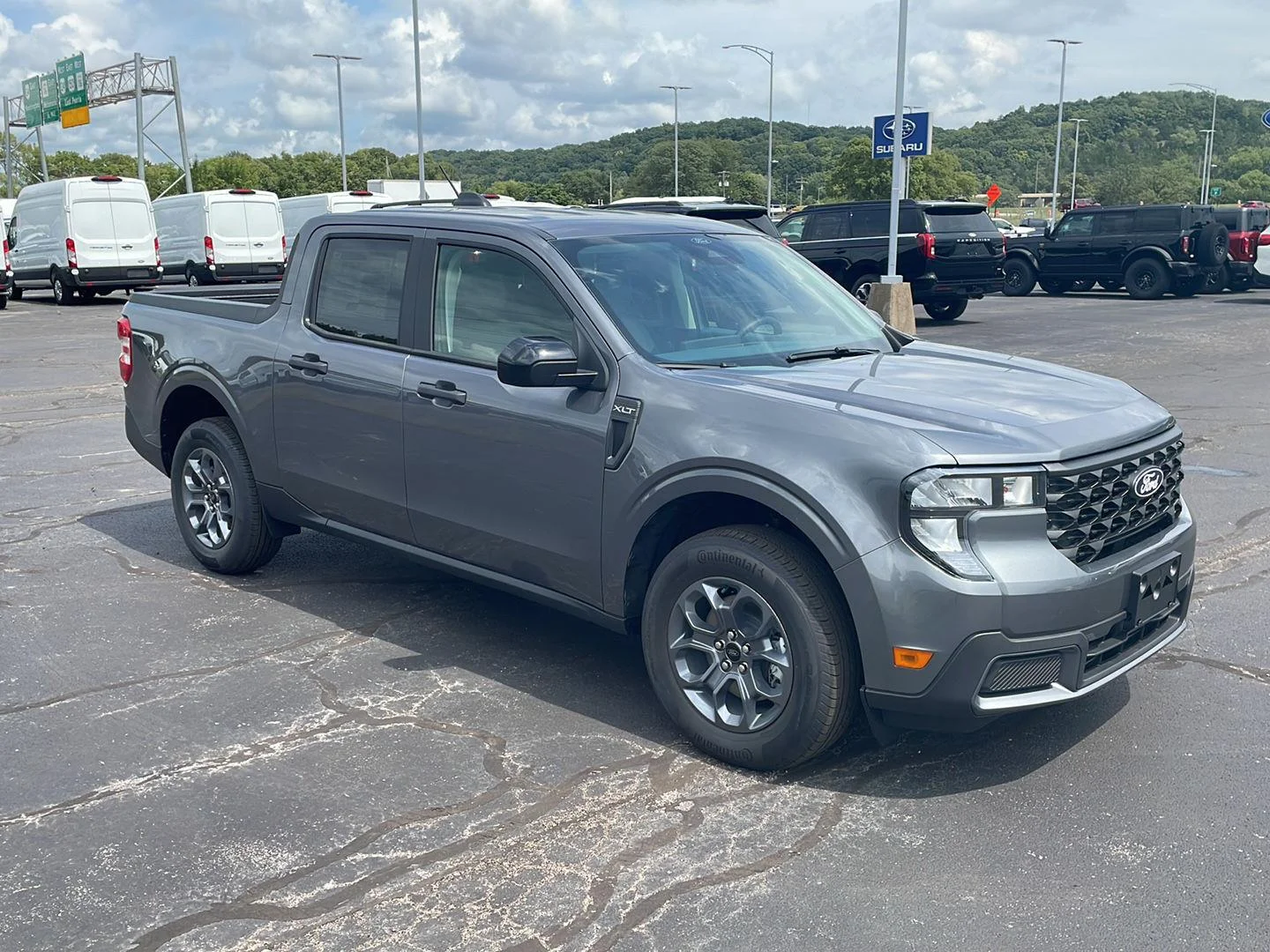 New 2026 Carbonized Gray Metallic Ford XLT image 7