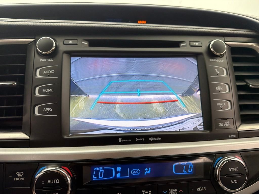 Used 2019 Silver Toyota XLE image 18