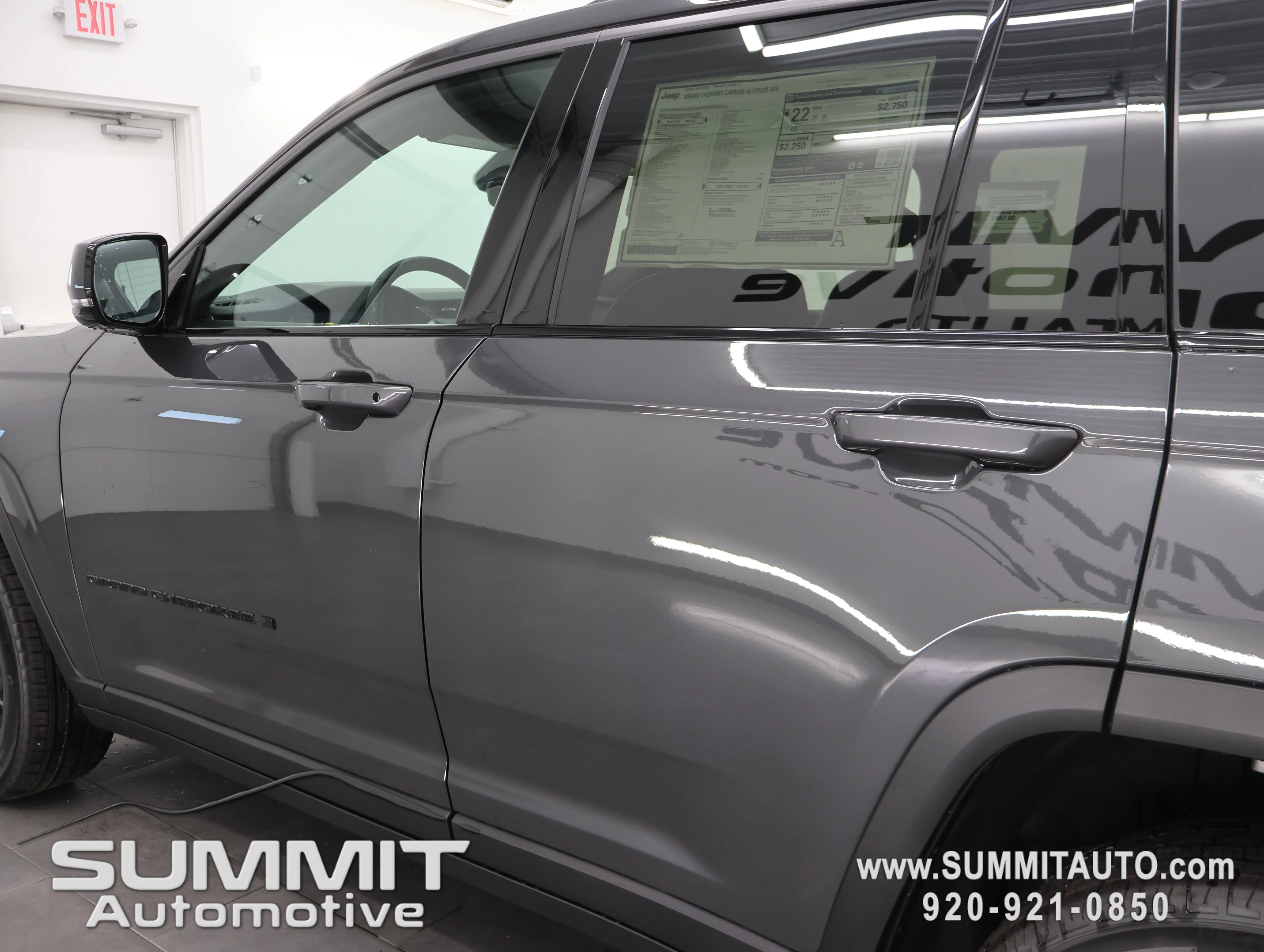 New 2026 Baltic Gray Metallic Clearcoat Jeep Altitude image 35
