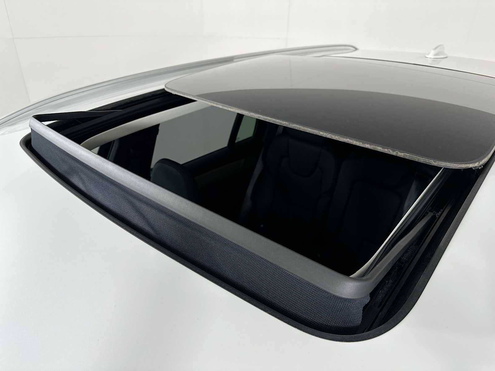 2025 Volvo XC90 Plus - Photo 20