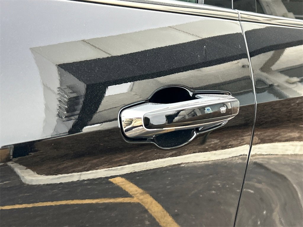 2026 GMC ACADIA - Image 12