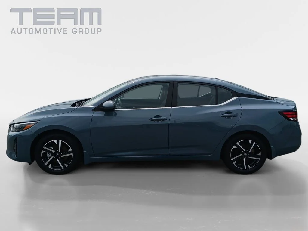 Used 2025 Gray Nissan SV image 4