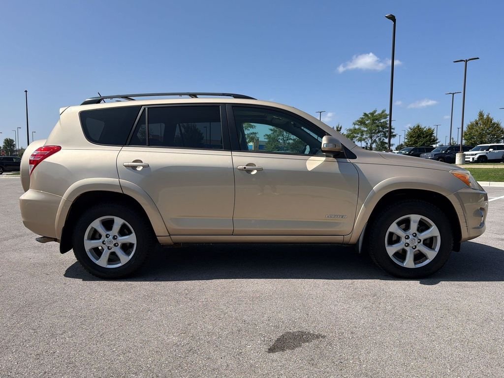 Used 2011  Toyota Limited image 8