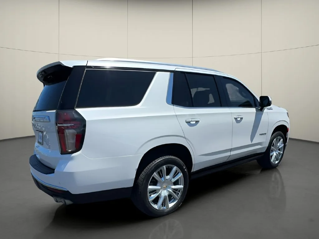 Used 2024 Iridescent Pearl Tricoat Chevrolet High Country image 8