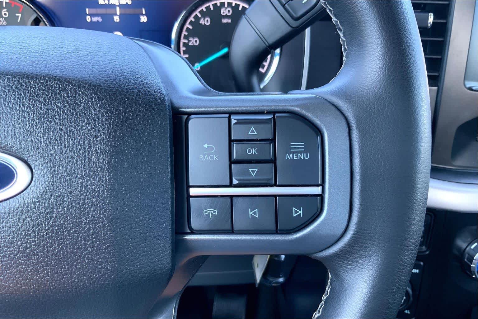 Used 2023 Oxford White Ford XLT image 25