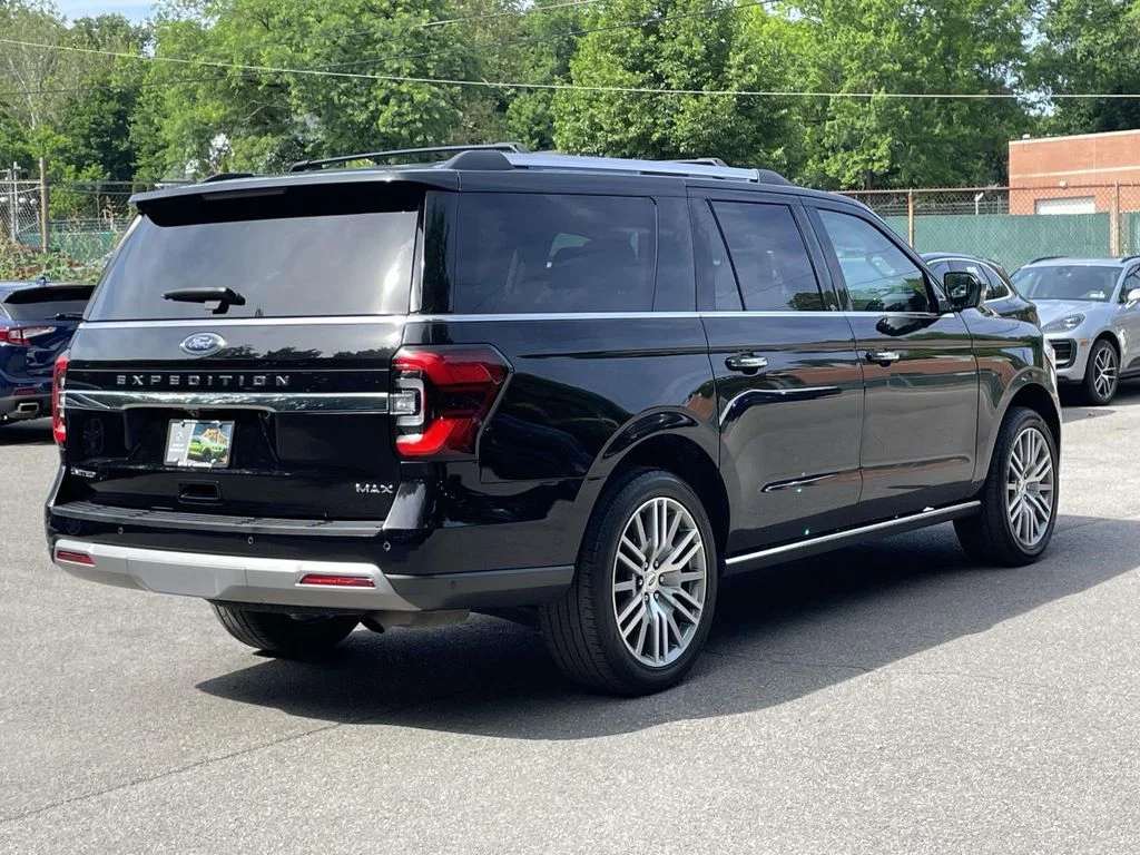 Used 2022 Black Ford Limited image 4