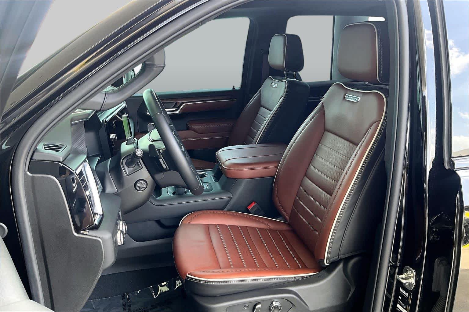 Used 2025 Onyx Black GMC Denali Ultimate image 14
