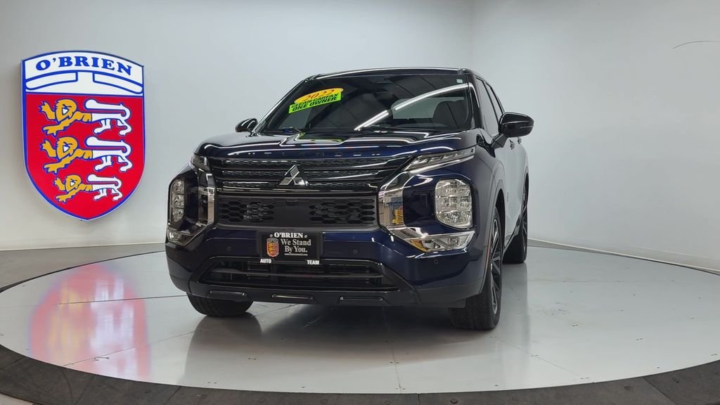 Used 2022 Cosmic Blue Metallic Mitsubishi  image 9