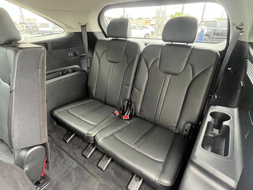 Used 2022 White Kia S image 29