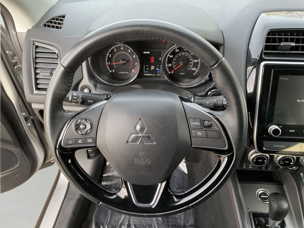 Used 2024  Mitsubishi 2.0 ES image 24