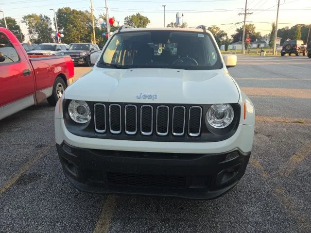 Used 2017 White Jeep Latitude image 1