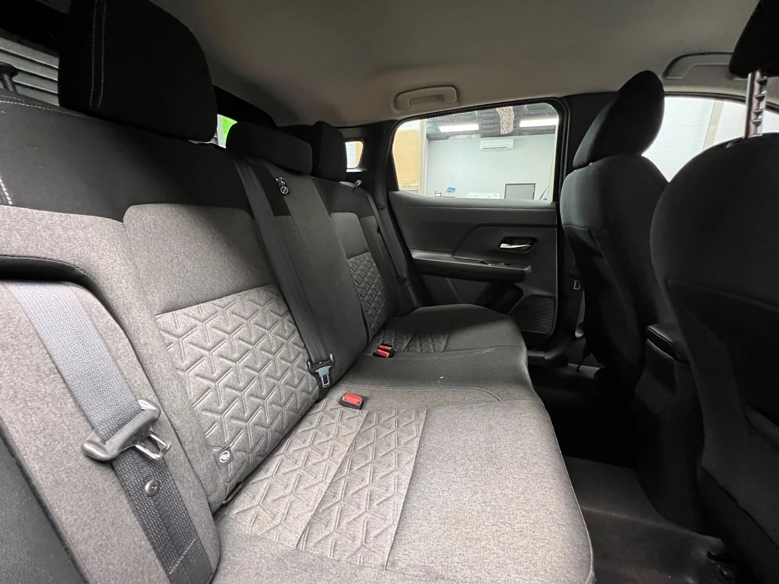 Used 2025 Aspen White Tricoat (qac) Nissan SV image 23
