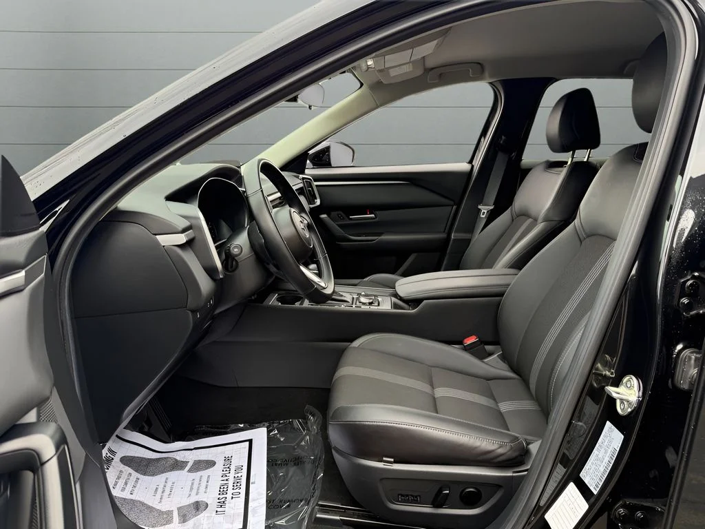 Used 2025 Gray Mazda Preferred image 11