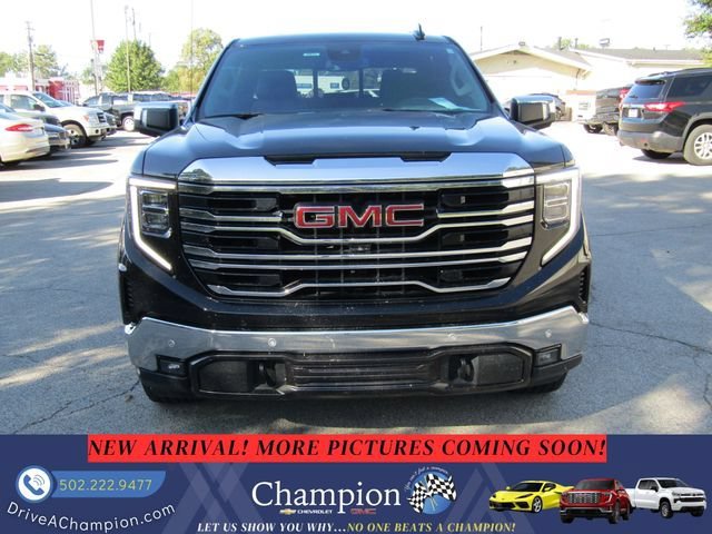 Used 2022 ONYX BLACK GMC SLT image 2