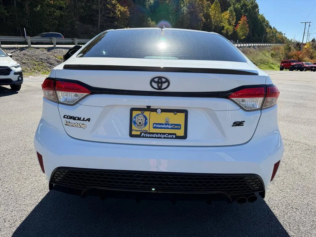 Used 2022 White Toyota SE Nightshade image 11