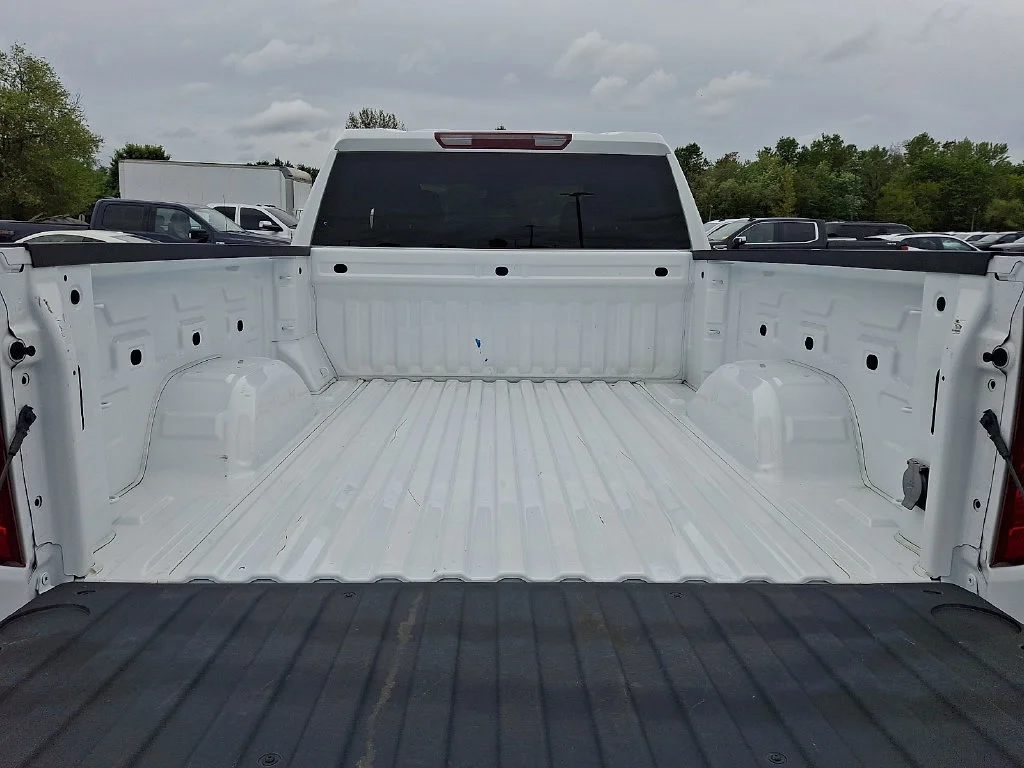 Used 2024 Summit White Chevrolet LT image 31