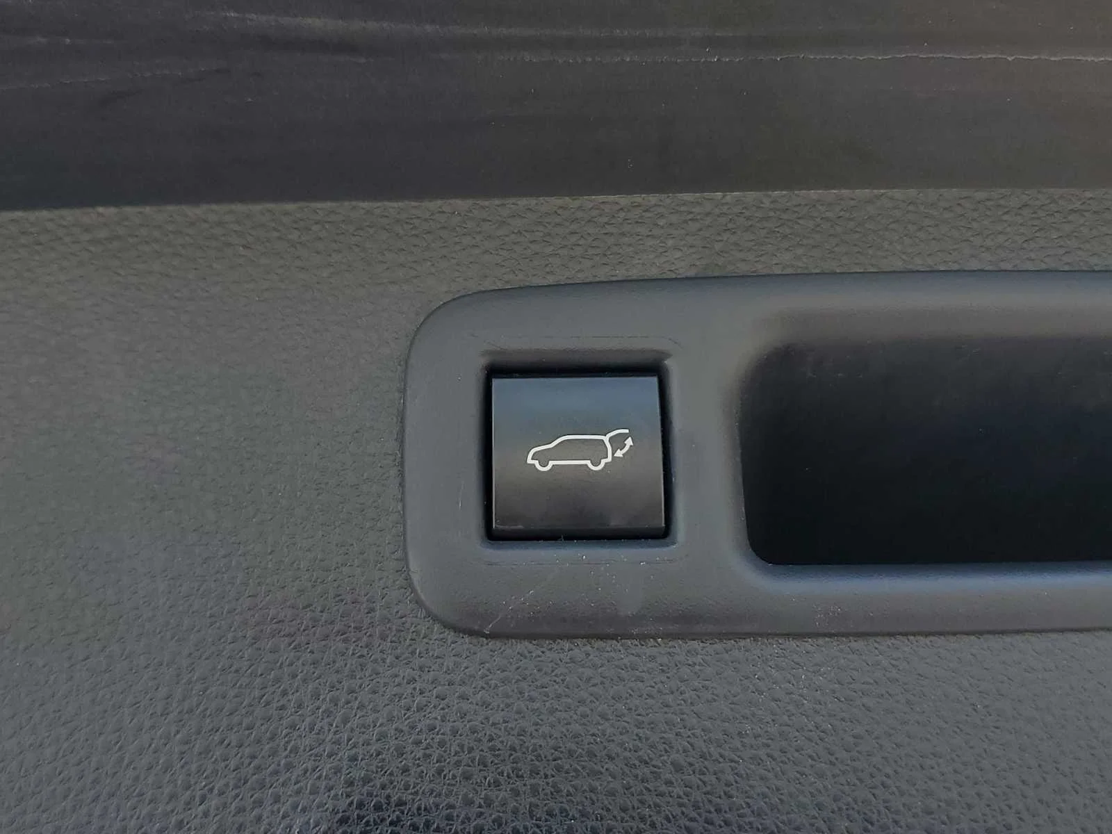 Used 2021 Ruby Flare Pearl Toyota XSE image 10