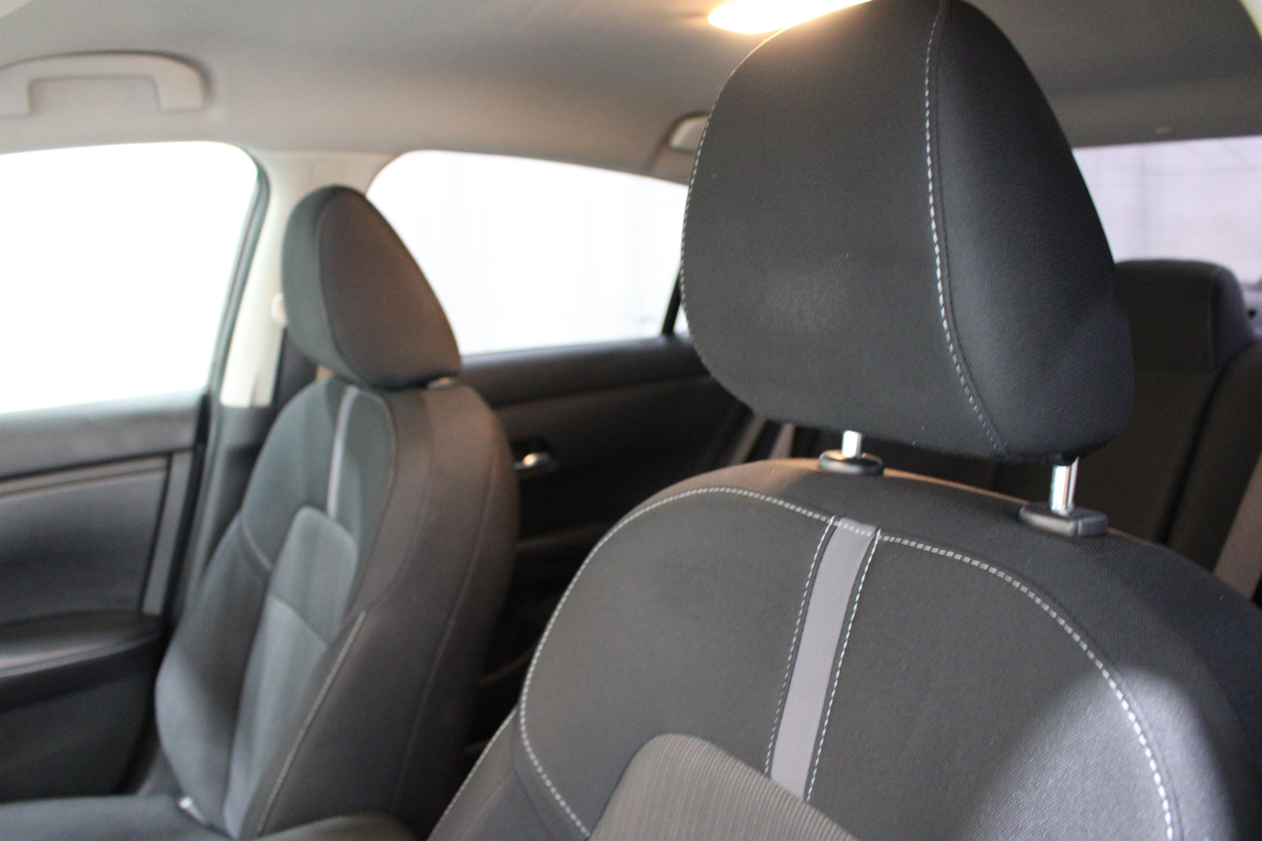 Used 2023 Rosewood Metallic Nissan SV image 4