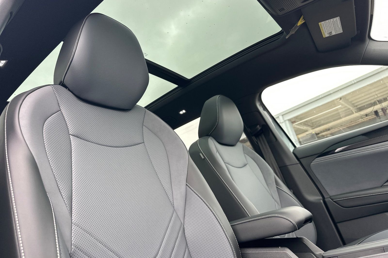 New 2026 Platinum Gray Metallic Volkswagen 2.0T SE R-Line Black image 17