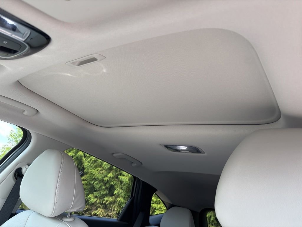 Certified Used 2025 Silver Hyundai SEL Convenience image 20