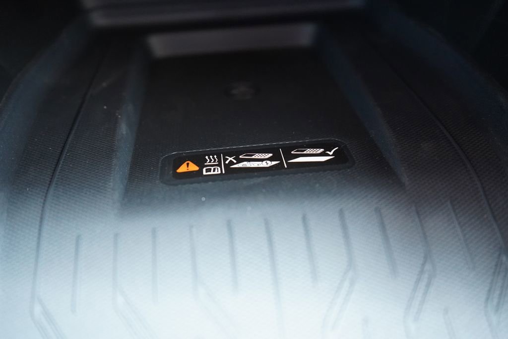 2025 Chevrolet Equinox EV RS - Photo 32