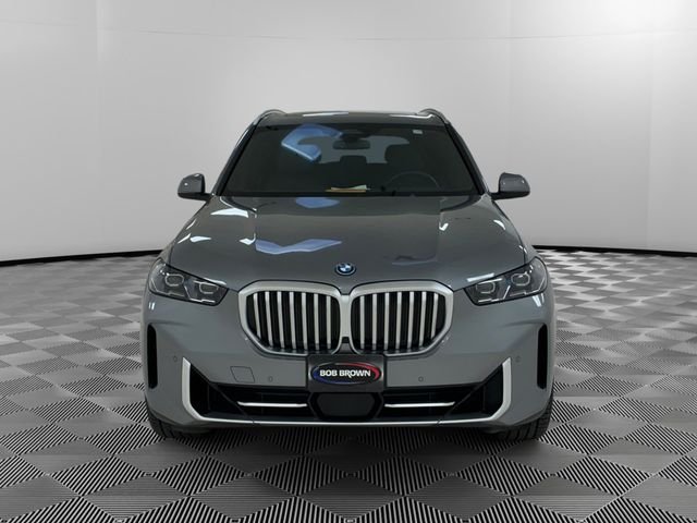 Used 2025 Gray BMW xDrive50e image 8