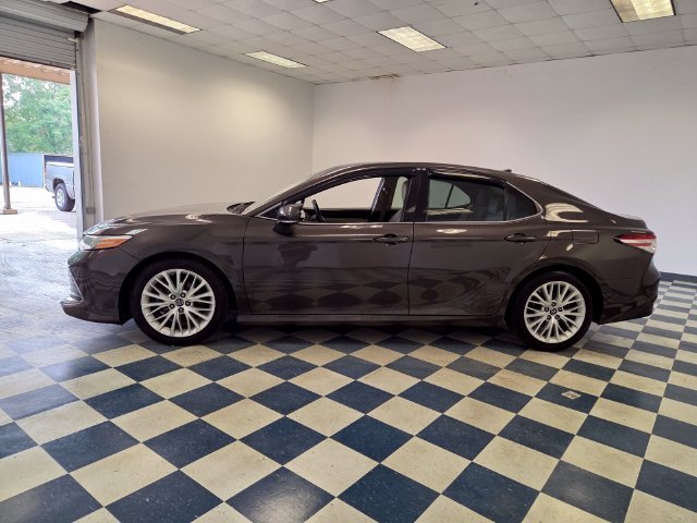 Used 2018 Brown Toyota XLE image 4