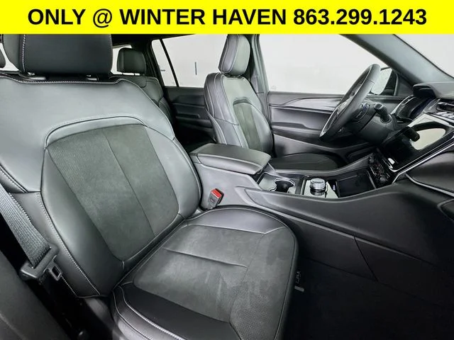 Used 2025 Black Jeep Altitude X image 29