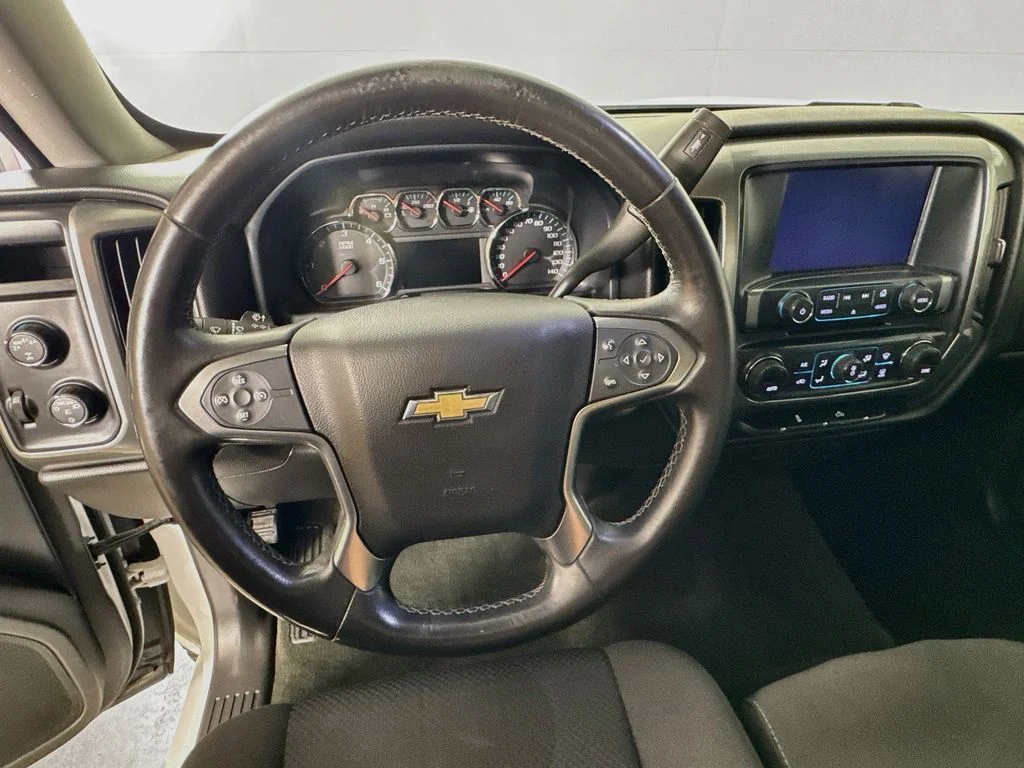 Used 2017 White Chevrolet LT image 11