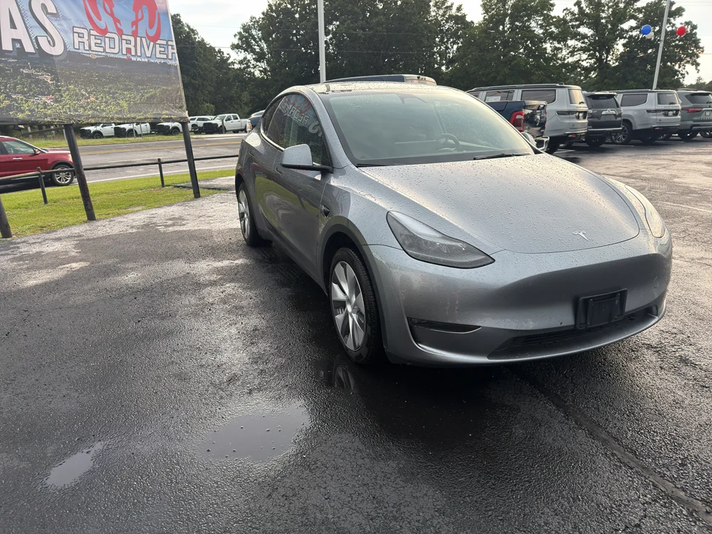 Used 2024 Sliver Tesla Long Range image 3