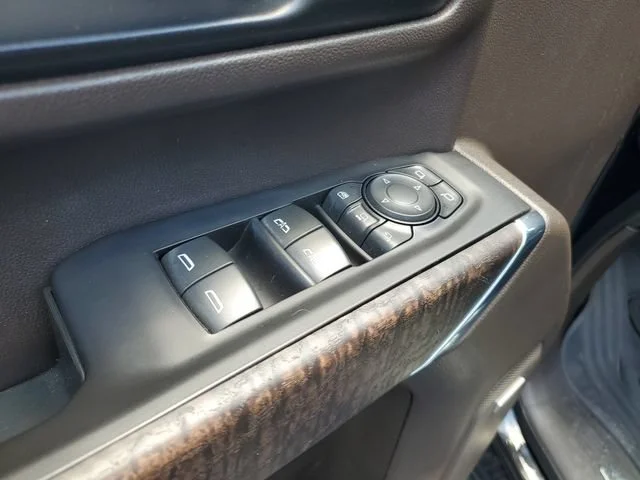 Used 2021 EBONY TWILIGHT METALLIC GMC Denali image 9