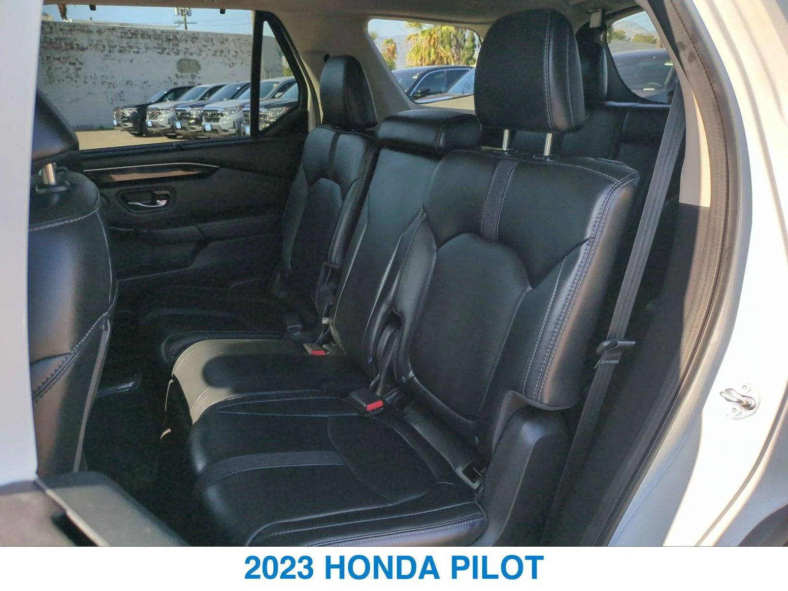Used 2023 White Honda EX-L image 22