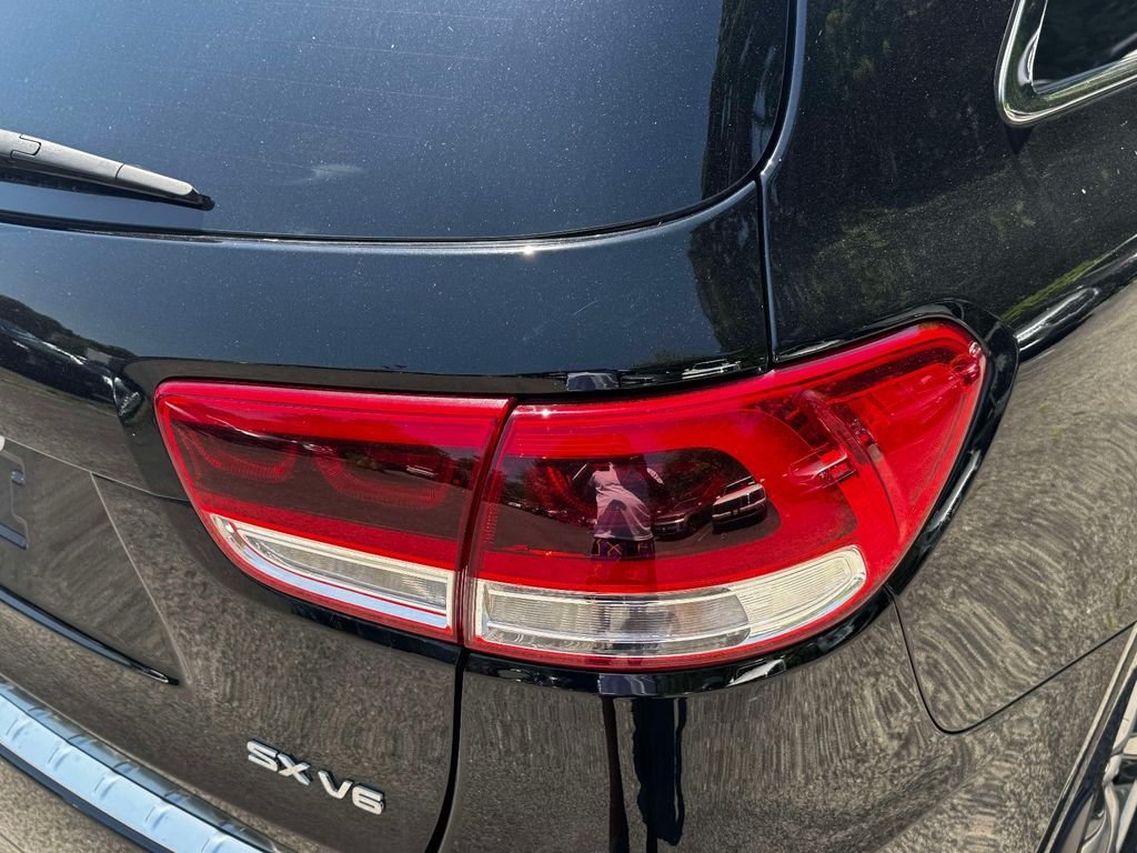 Used 2017 Black Kia SX image 9