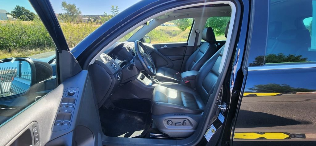 Used 2017 Blue Volkswagen 2.0T SEL image 3