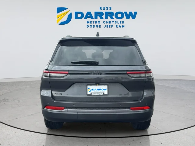 New 2026 Baltic Gray Metallic Clear-Coat Exterior Paint Jeep Limited image 4