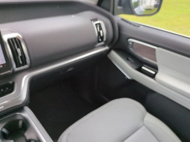 New 2026 Glacier Gray Metallic Tri-Coat Ford MAX Platinum® image 17