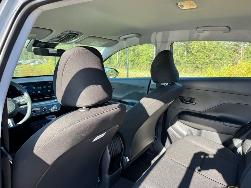 2026 Hyundai Kona SE - Photo 16