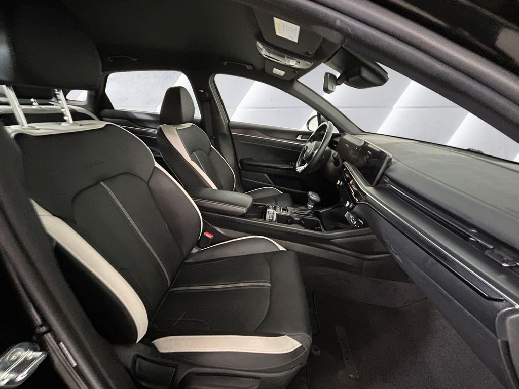 Used 2025 Black Kia GT-Line image 13