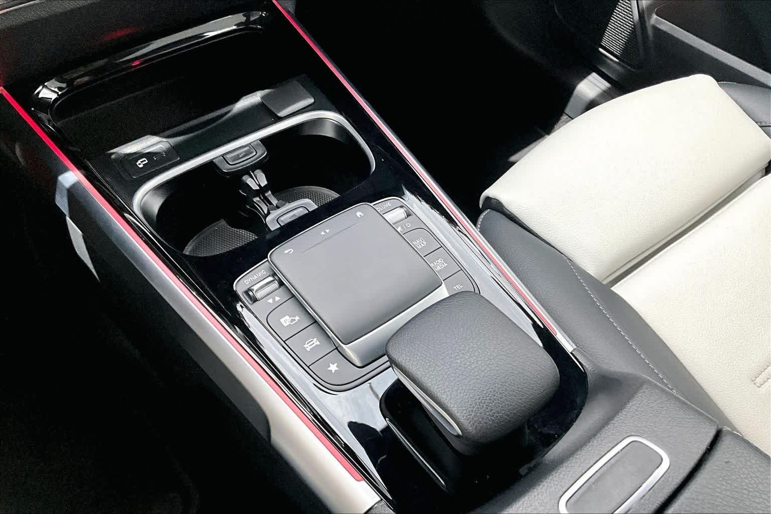 New 2023 Mountain Grey Metallic Mercedes-Benz GLB 250 image 17
