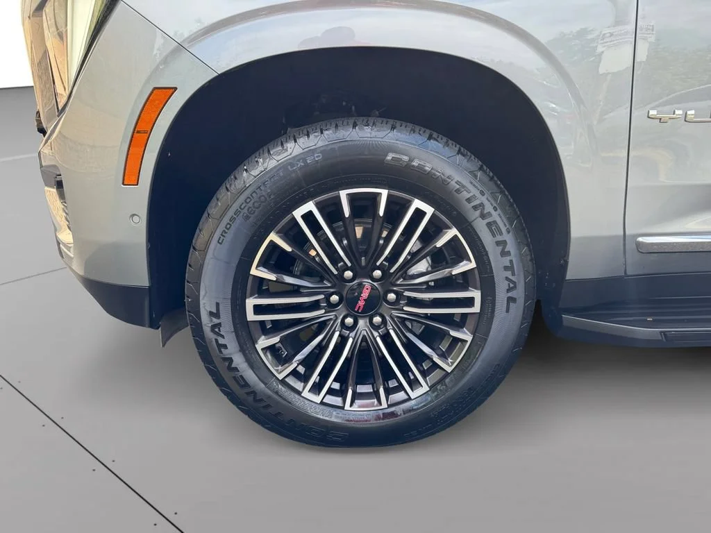 Certified Used 2025 Sterling Metallic GMC Elevation image 9