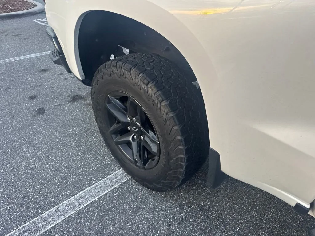 Used 2019 IRIDESCENT PEARL TRICOAT Chevrolet LT Trail Boss image 6